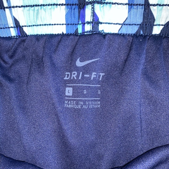 Nike DRI-FIT running shorts with liner (kids L) - Picture 3 of 3